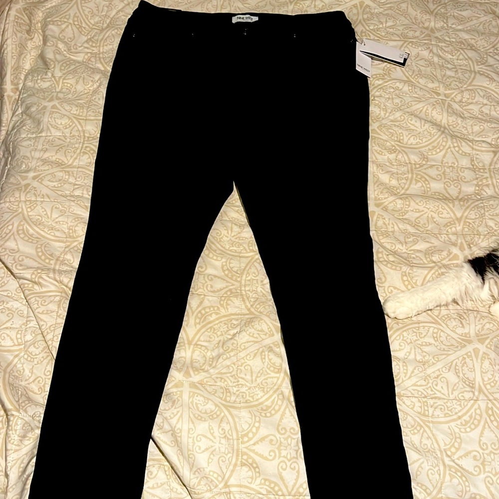 New Nine West Cigarette High Rise Skinny Jeans.